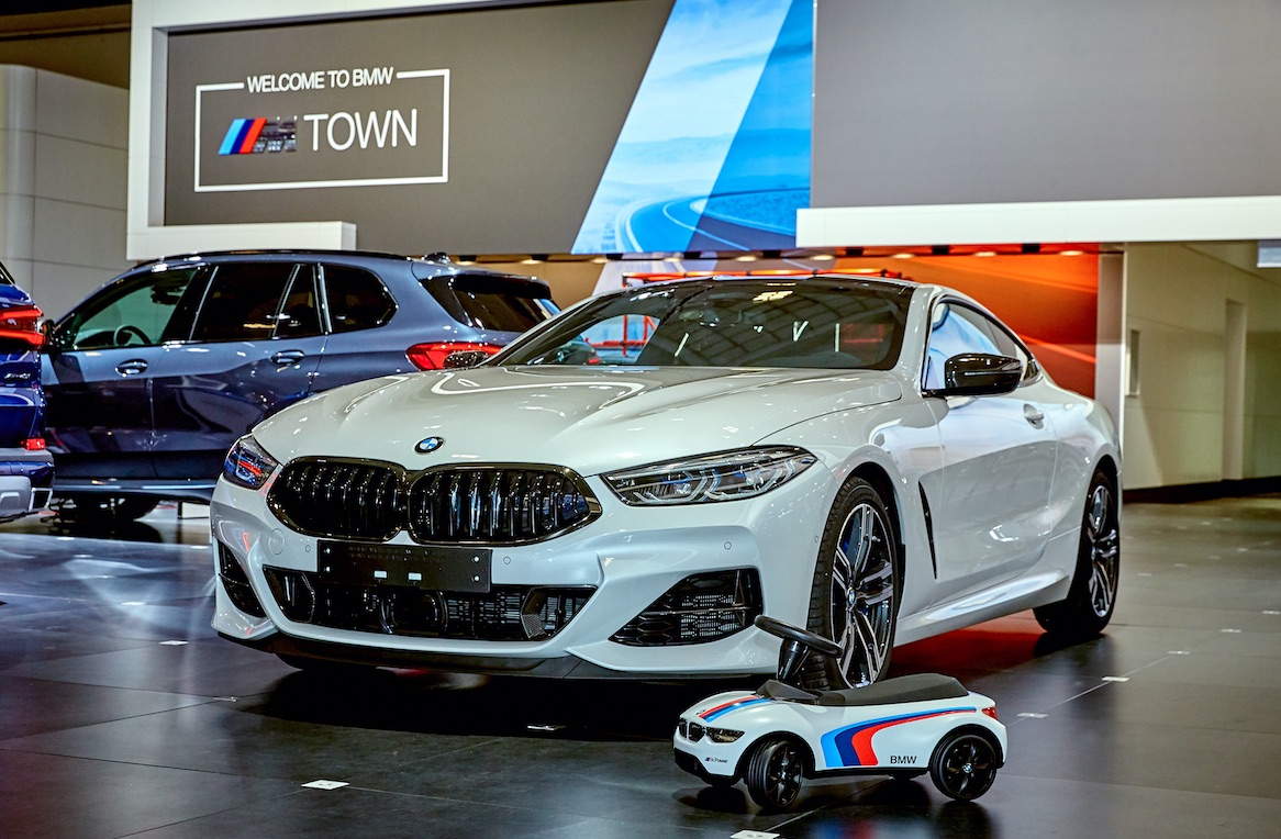 BMW annonce une offensive phygitale pour parer à l'absence de Salon