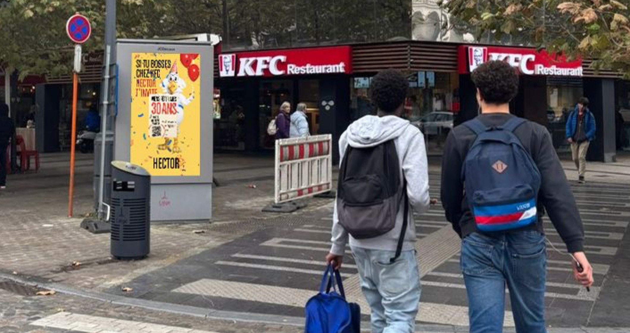 Hector Chicken invite KFC à sa fête d'anniversaire 